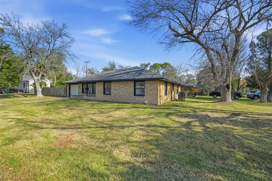 612 Sunset Lane, La Marque, TX 77568 - Image #2