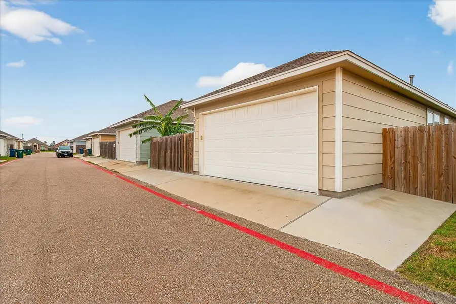 7238 Vanessa Drive, Corpus Christi, TX 78414 - Image #3