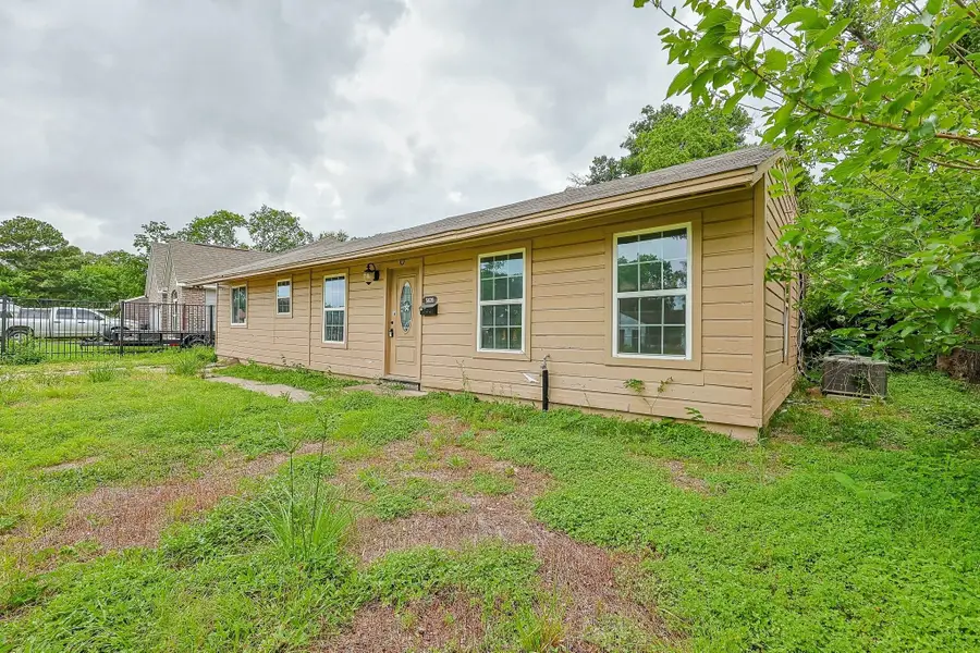 5839 Southurst Street, Houston, TX 77033 - #3