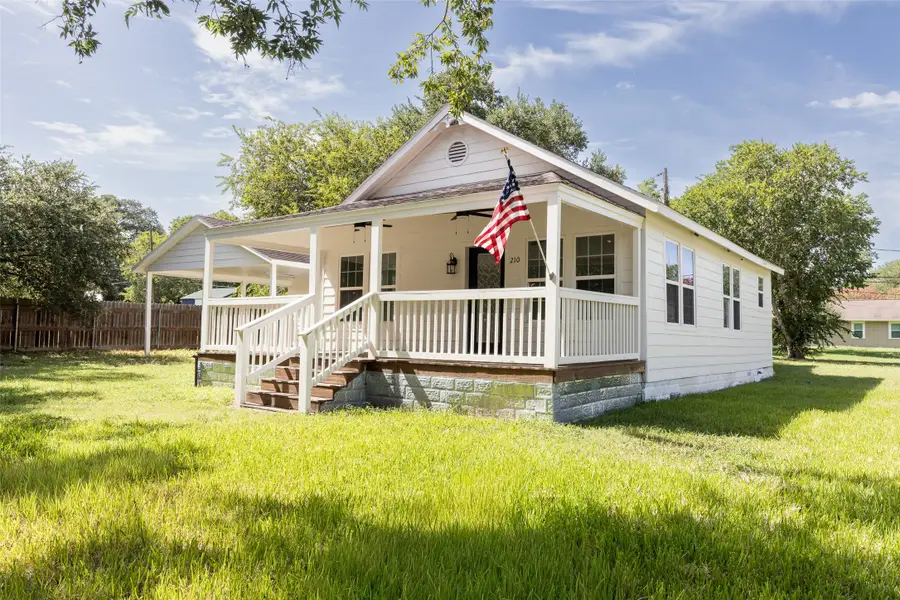 210 W Grange Street #B, Weimar, TX 78962 - #2