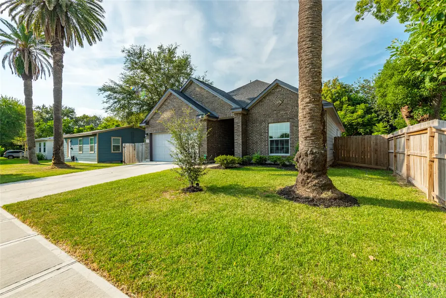 1008 8th Avenue N, Texas City, TX 77590 - #3