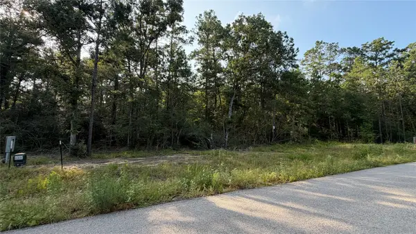 202 Kings Court, Dayton, TX 77535
