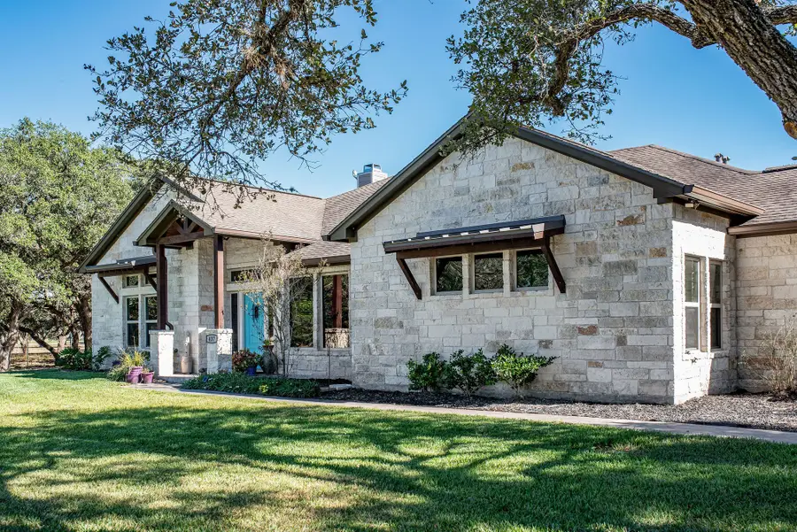 437 Bischoff Road, Inez, TX 77968 - Image #2