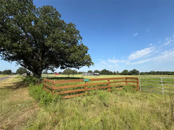 8900 Old Highway, Calvert, TX 77837
