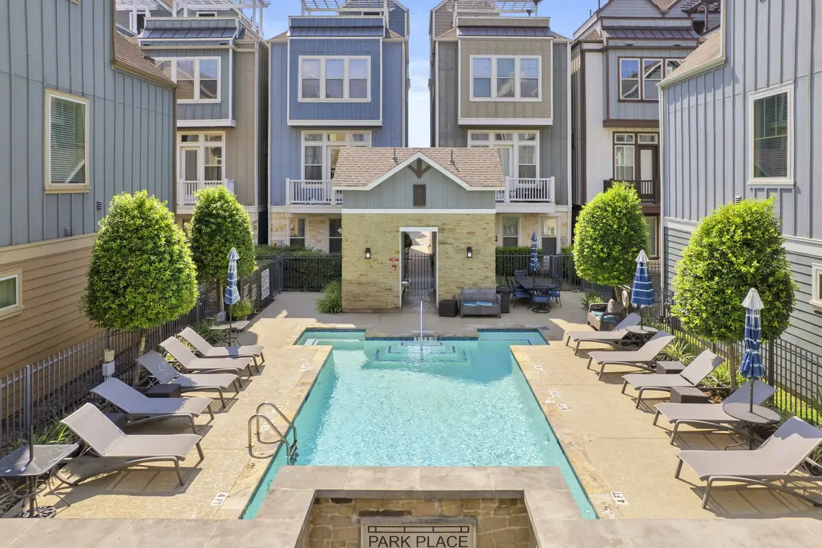 702 N Shepherd Drive, Houston, TX 77007 - Image #1