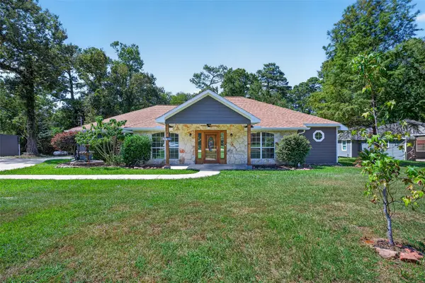 25709 Parkway Drive, Huffman, TX 77336