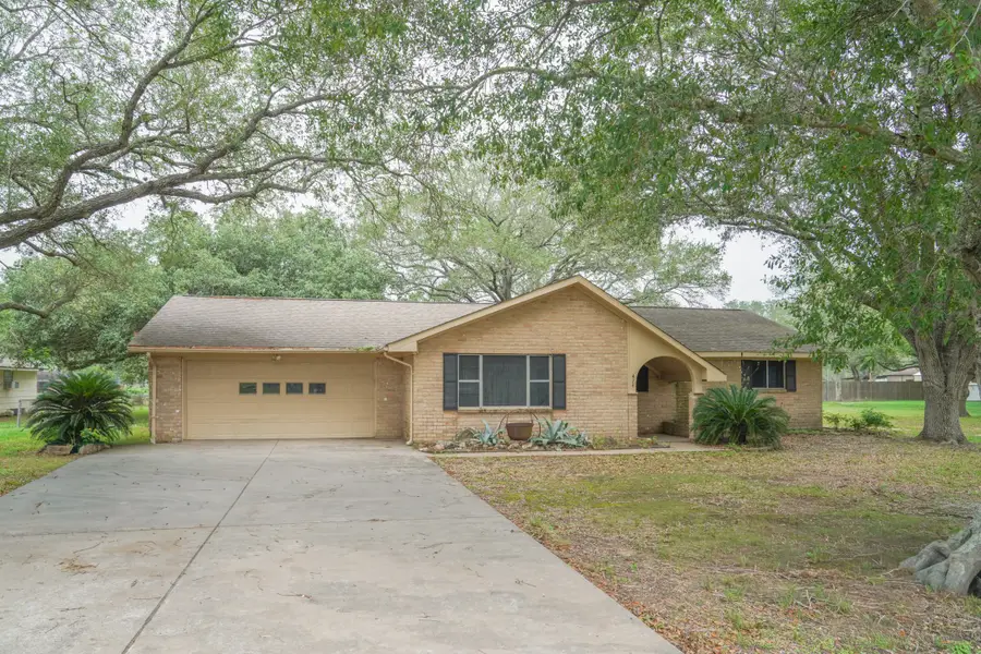 424 Candy Street, El Campo, TX 77437 - #2