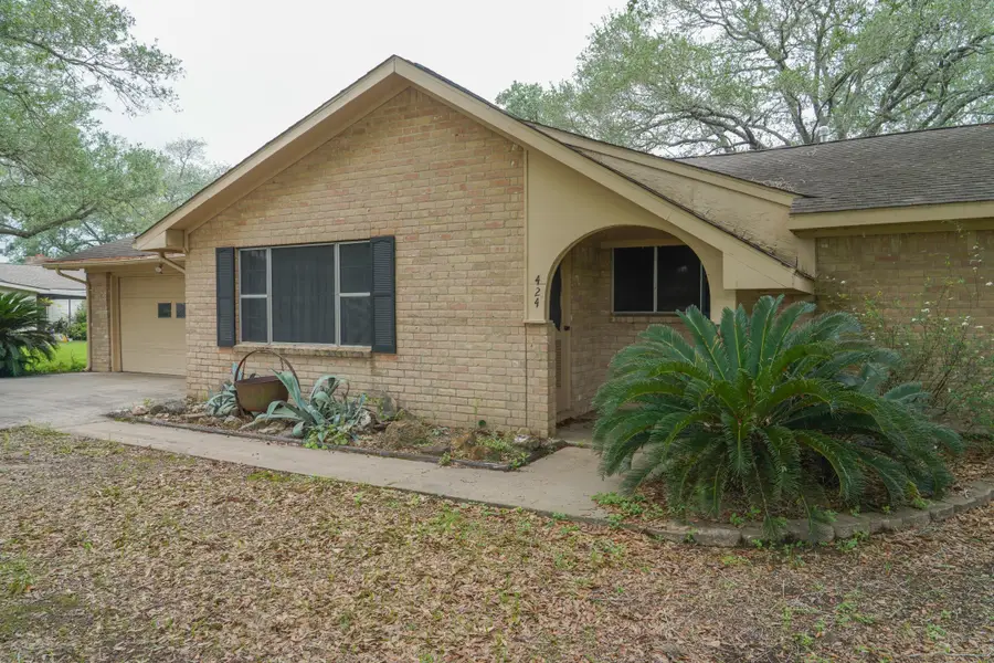 424 Candy Street, El Campo, TX 77437 - #3