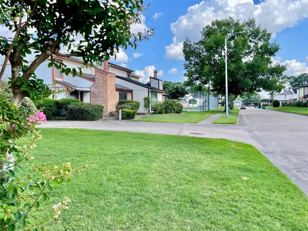 7840 Bateman Lane, Houston, TX 77088