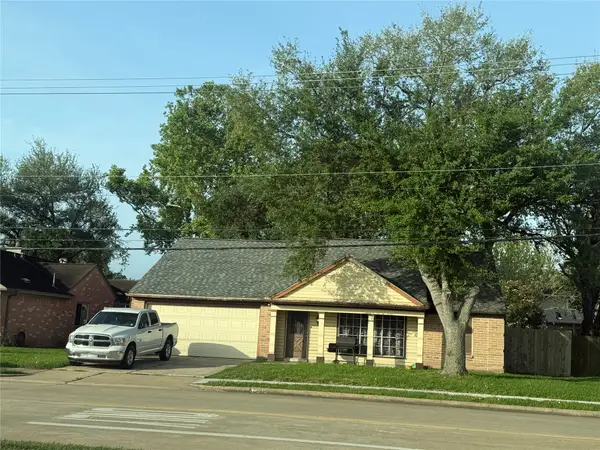 2430 Shady Bend Drive, Pearland, TX 77581