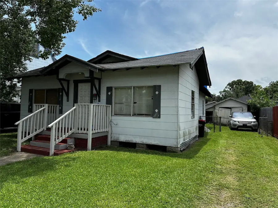 213 W Lobit Street, Baytown, TX 77520 - Image #2