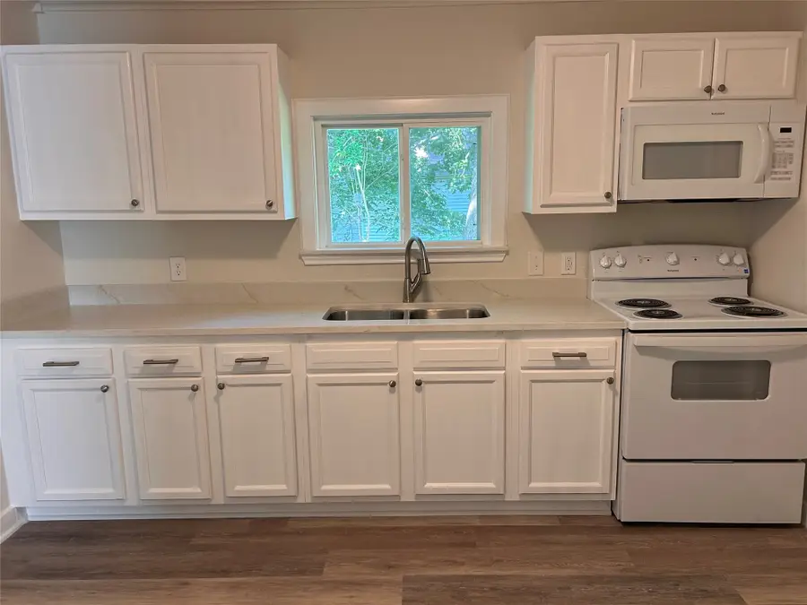 616 E Boothe Street, Cleveland, TX 77327 - #3