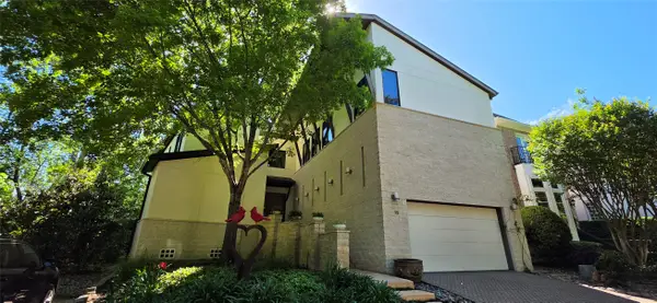 15 Hudson Circle, Houston, TX 77024