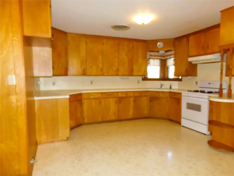 513 N Exchange Street, Weimar, TX 78962 - Image #2