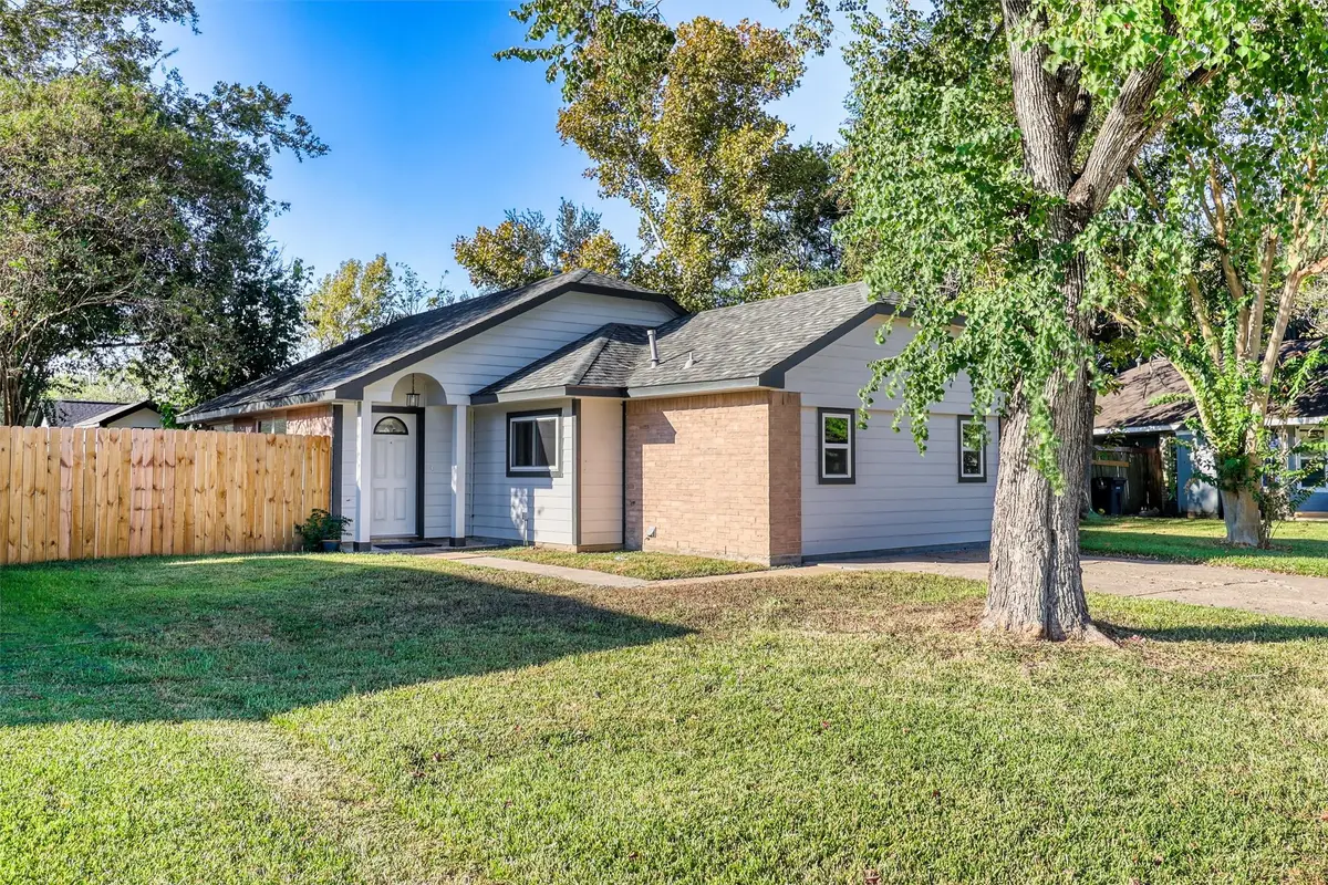 10943 Spanish Grant Drive, Sugar Land, TX 77498 - #1
