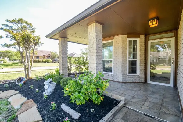 703 Laurel Grove Lane, Pearland, TX 77584