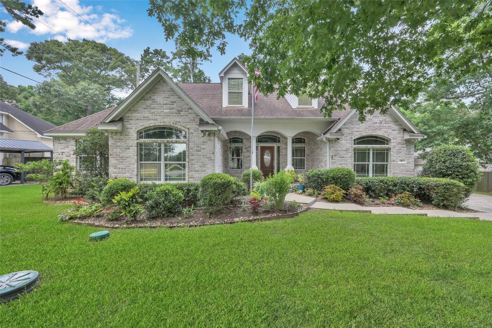 804 Carriage Hills Boulevard, Conroe, TX 77384 - BHGRE