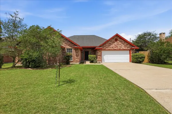 2406 Golden Oak Drive, Orange, TX 77632