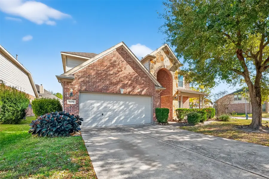 9439 Emerald Lakes Drive, Rosharon, TX 77583 - #2