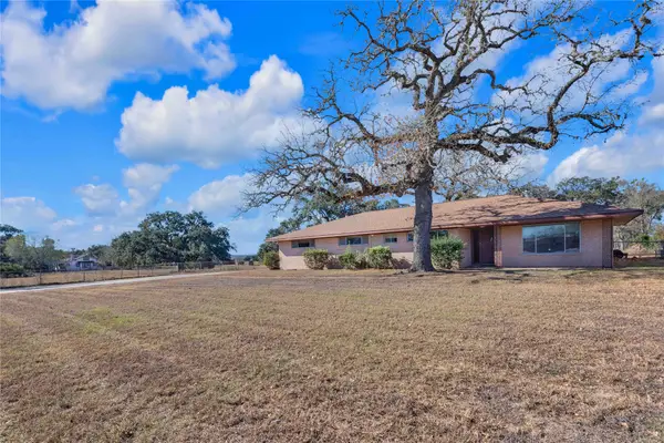 1243 North Jefferson, La Grange, TX 78945