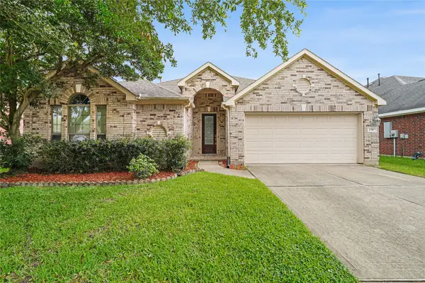 2310 Shadow Canyon Court, Pearland, TX 77584