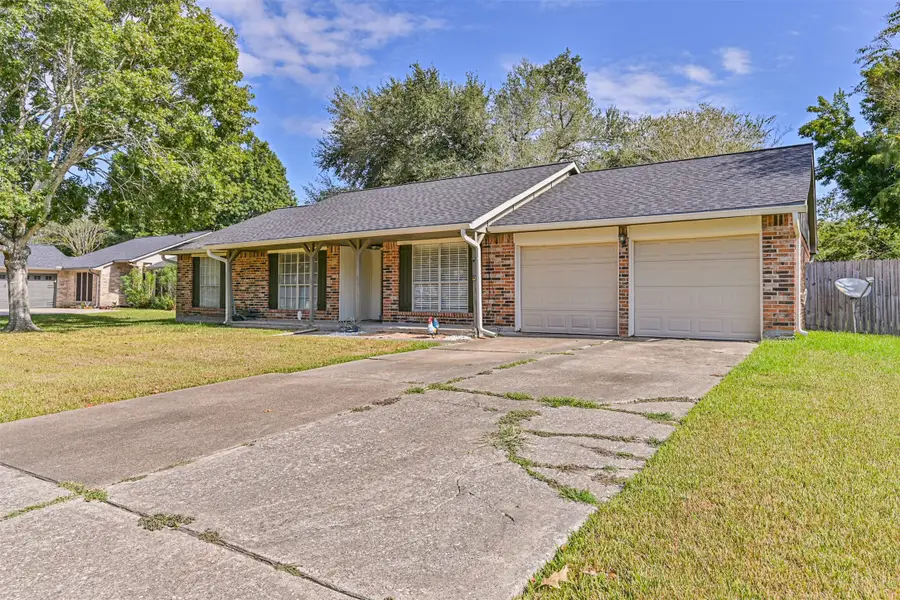 1104 Lost River Drive, Friendswood, TX 77546 - #2