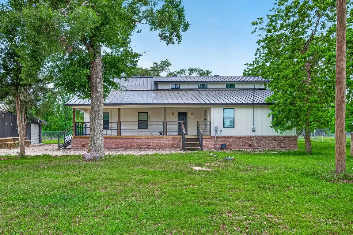 803 County Road 772, Damon, TX 77430 - #1
