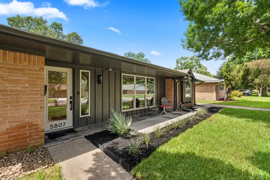 5807 Hummingbird Street, Houston, TX 77096 - #2