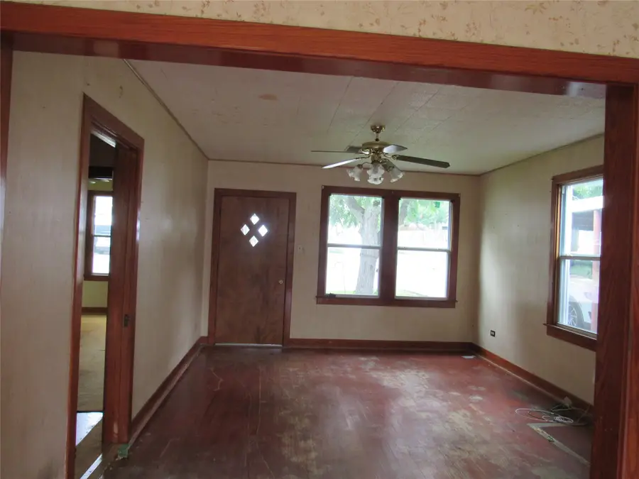 1905 S Park Street, Brenham, TX 77833 - #2