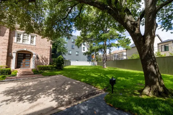 402 Prestwick Court, Houston, TX 77057