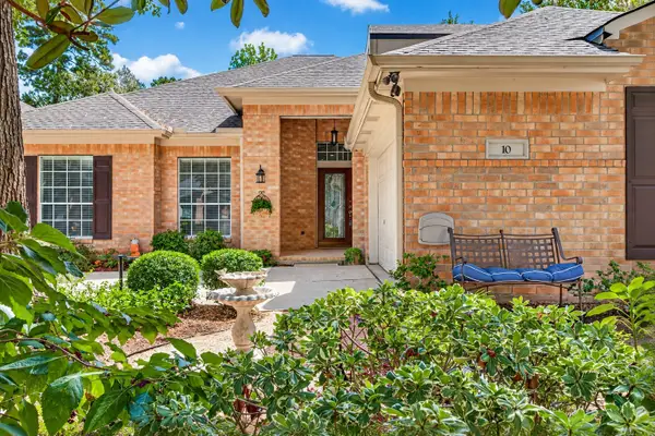 10 Surrey Run Place, The Woodlands, TX 77384