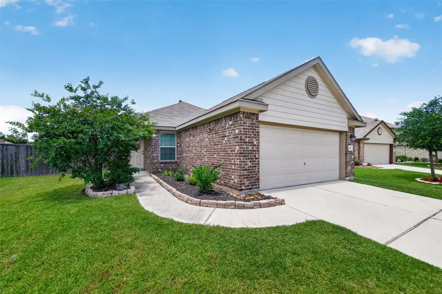 8639 River Crest Drive, Baytown, TX 77521 - #2