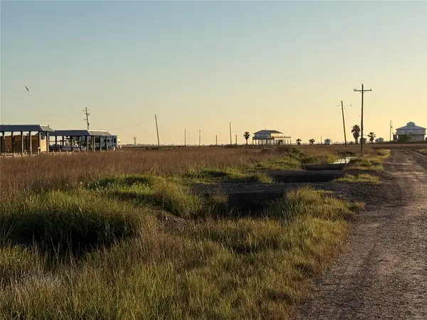 1112 Egret Point, Crystal Beach, TX 77650