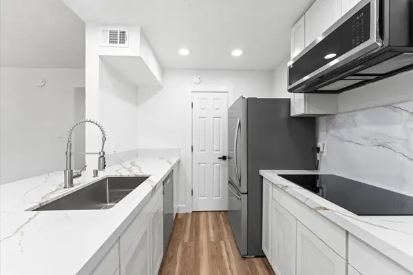 17331 Red Oak Drive #14, Houston, TX 77090