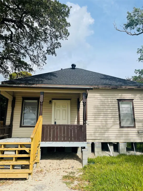 1017 S Kansas Street, La Porte, TX 77571