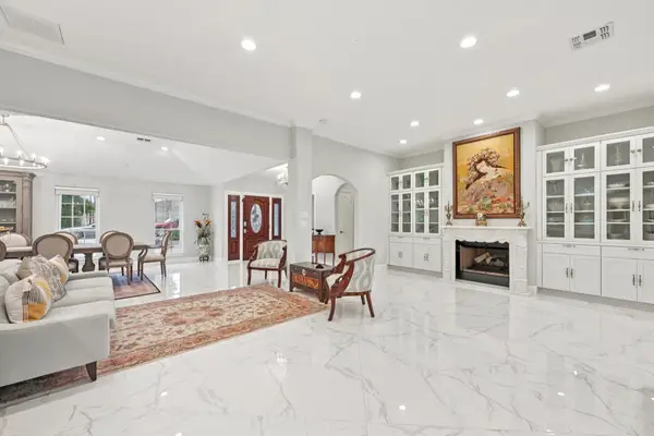 106 Mignon Lane, Houston, TX 77024