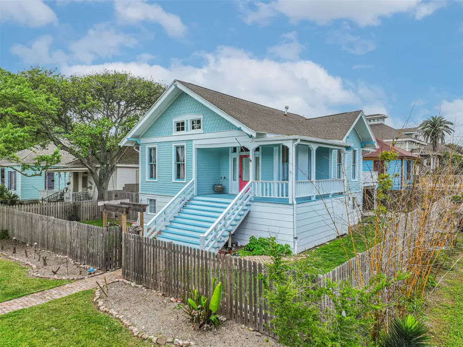 3002 Avenue Q 1/2, Galveston, TX 77550 - #3