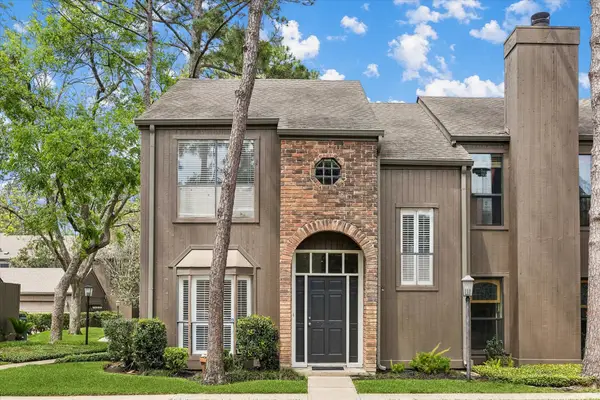 701 Bering Drive #1201, Houston, TX 77057