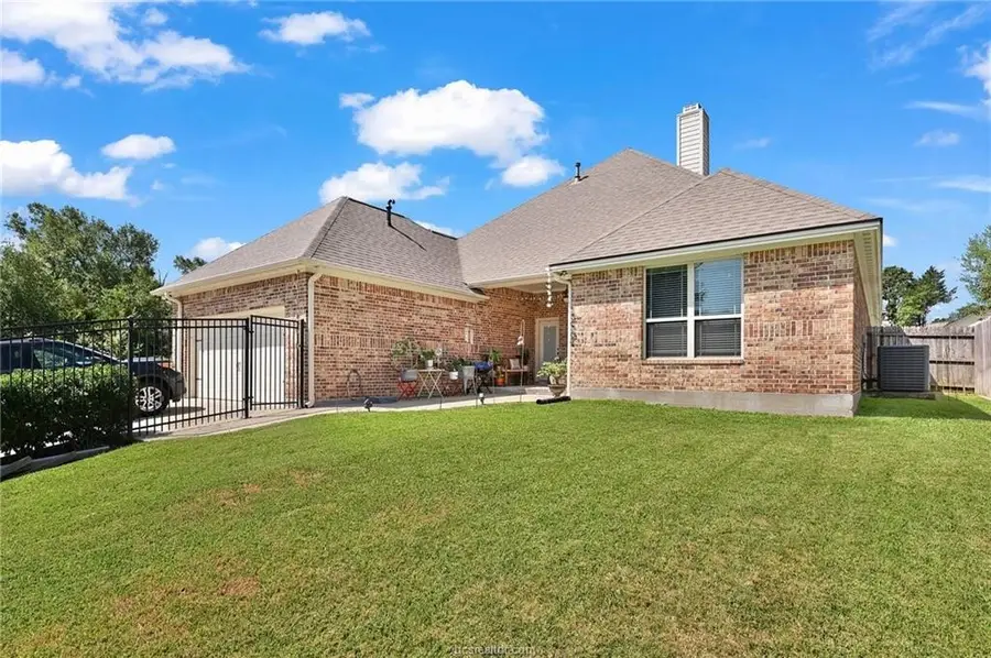 2000 Cassandra Court, Bryan, TX 77807 - Image #2