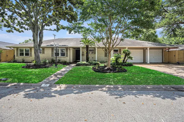 33 Maple Lane, Galveston, TX 77551