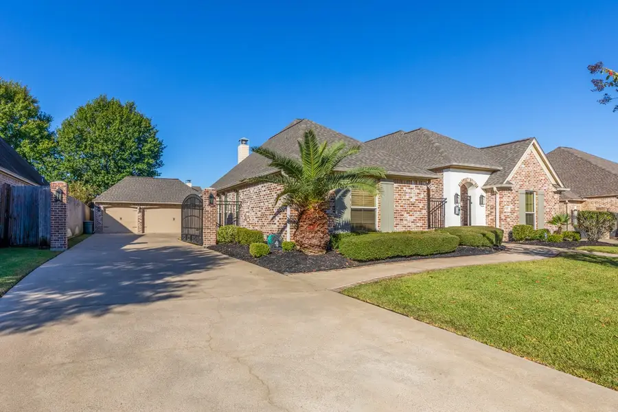 2565 Amberwood Drive, Beaumont, TX 77713 - Image #2