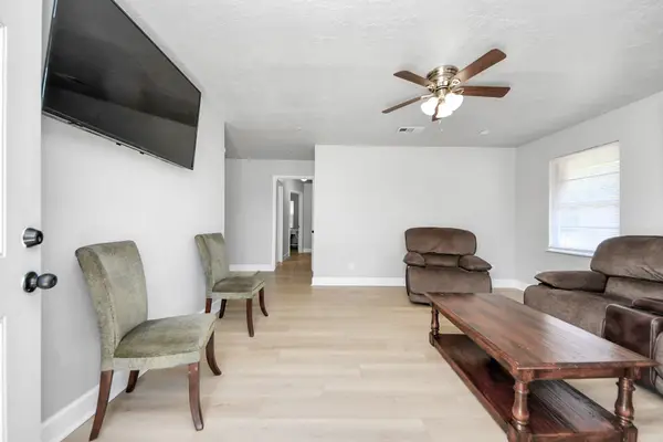 2811 Wentworth Lane, Pasadena, TX 77506