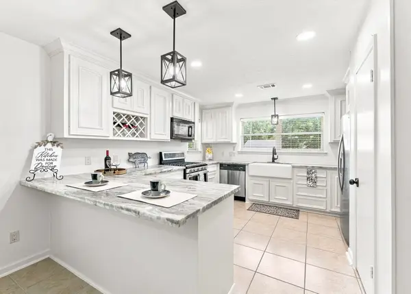 13185 Crest Drive, Willis, TX 77318