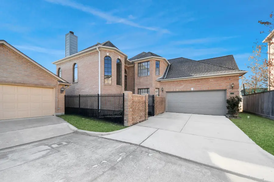 8047 Oakwood Garden Street, Houston, TX 77040 - Image #3