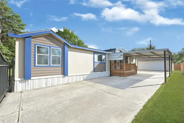 3233 Clarksville Street, La Porte, TX 77571