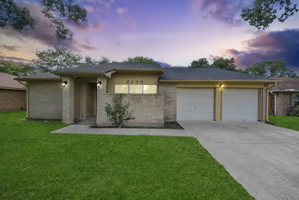 2118 Pilgrims Bend Drive, Friendswood, TX 77546