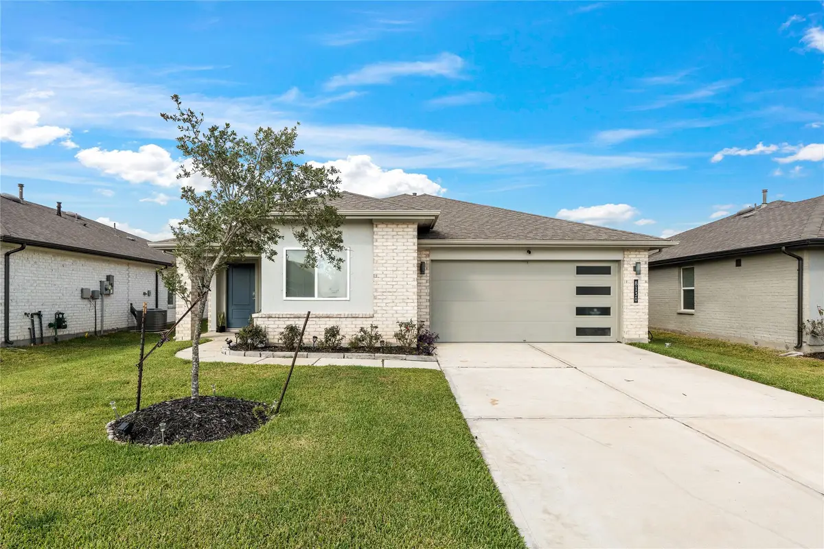 8130 Sugar Cane Ln, Rosharon, TX 77583 - Image #1