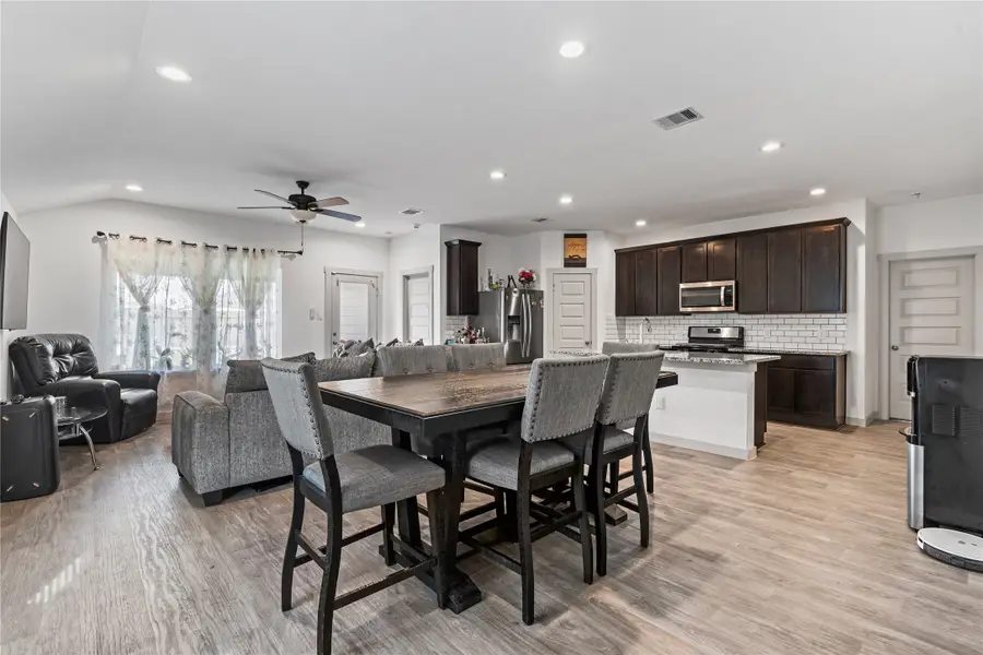 8130 Sugar Cane Ln, Rosharon, TX 77583 - Image #3