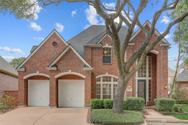 45 Ambleside Crescent Drive, Sugar Land, TX 77479