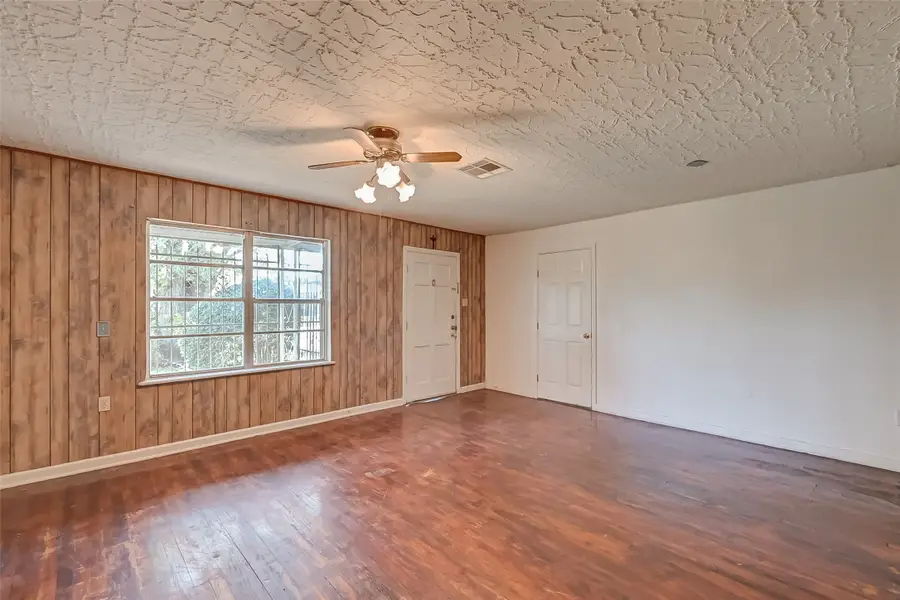 4905 Brinkley Street, Houston, TX 77033 - #3